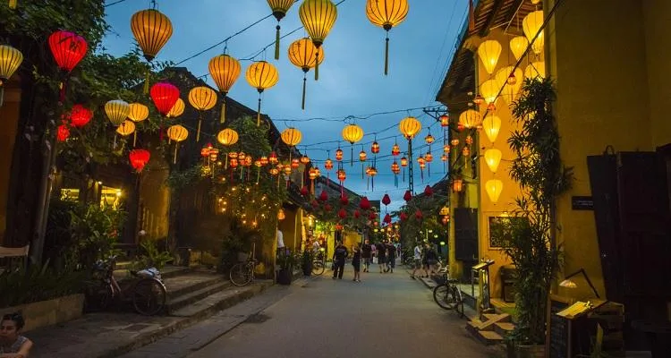 Hanoi, Halong Bay & Danang Discovery