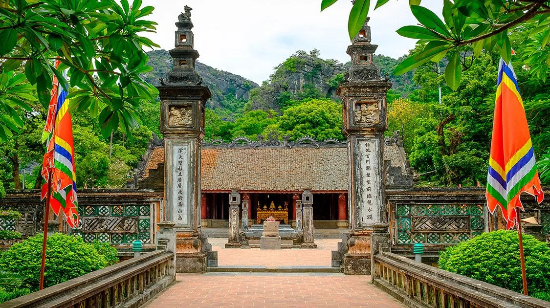 Hanoi, Halong Bay & Ninh Binh Escape