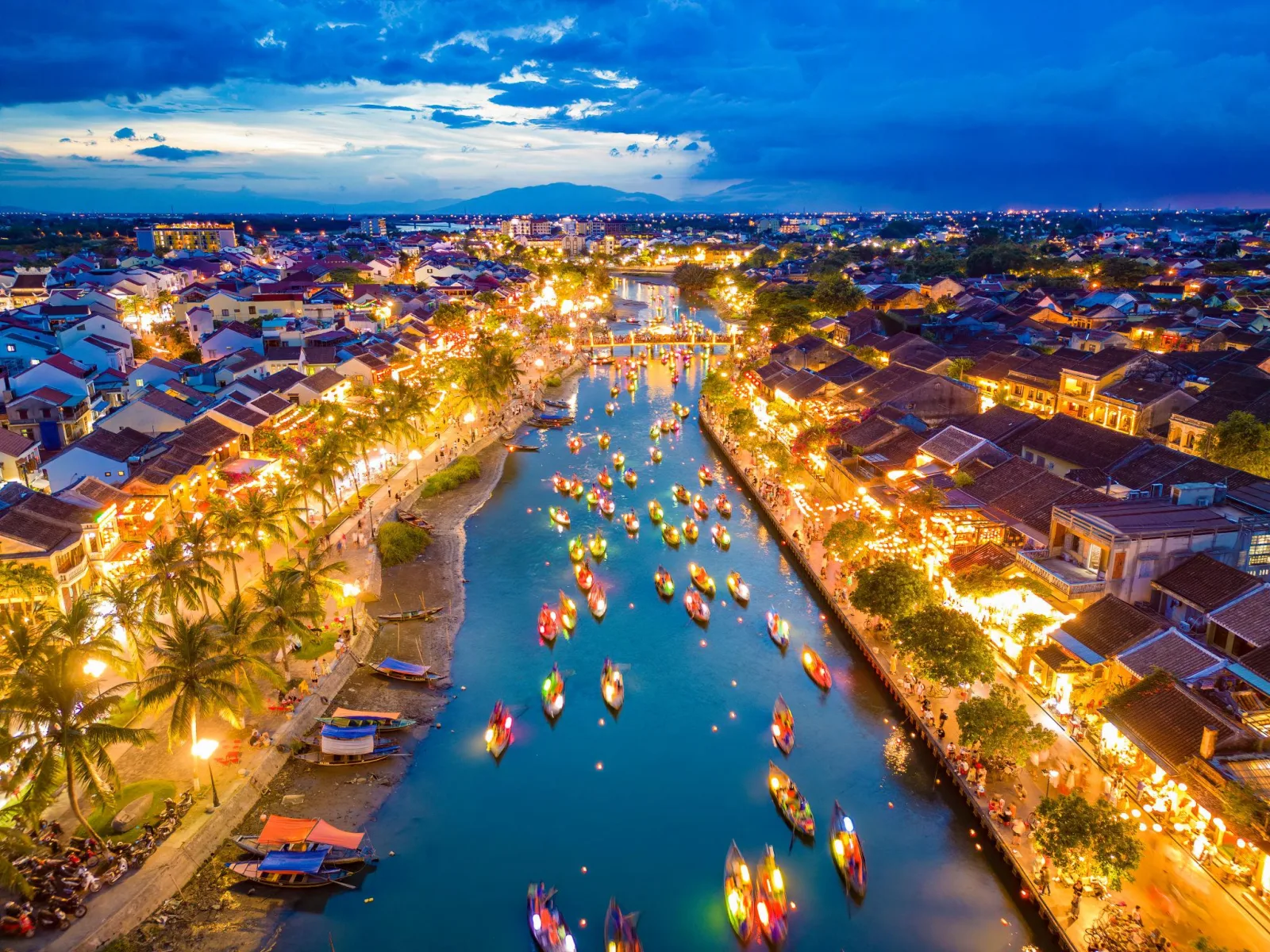 Vietnam Grand Explorer: Hanoi, Halong Bay, Danang & Ho Chi Minh