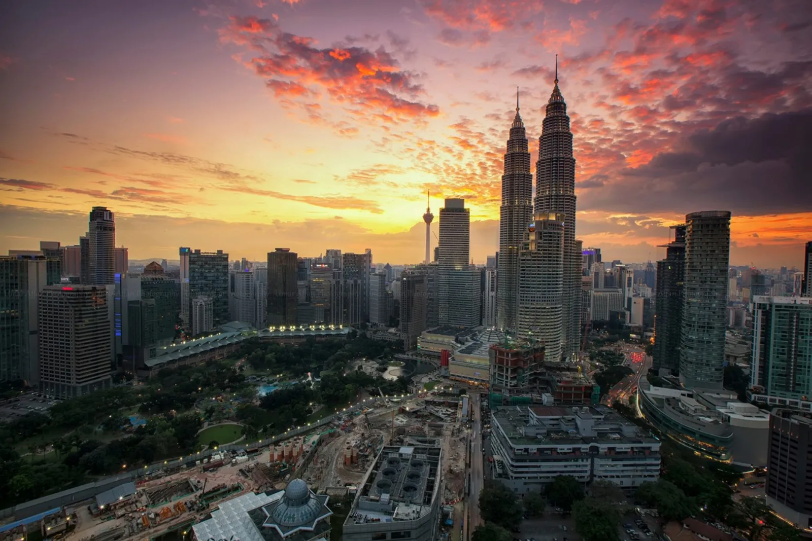 Malaysia Highlights – Kuala Lumpur, Batu Caves & Genting Highlands